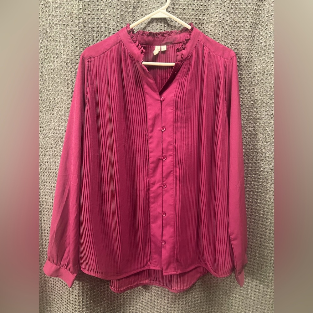 Treasure & Bond Pleated Blouse Size Large